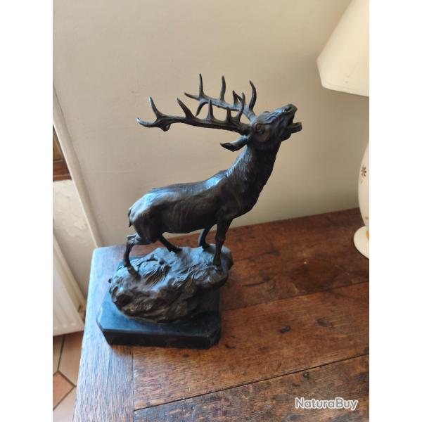 Bronze cerf au brame