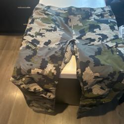 Pantalon kuiu
