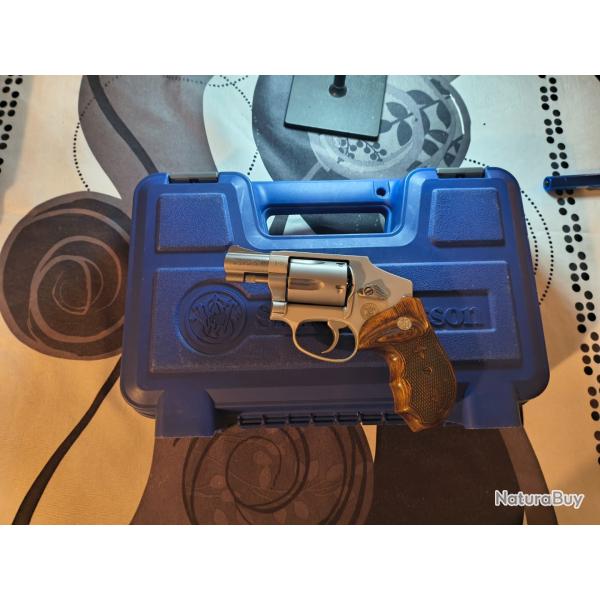 revolver smith & wesson 38SP+ MOD 642 hammerless excellent �tat