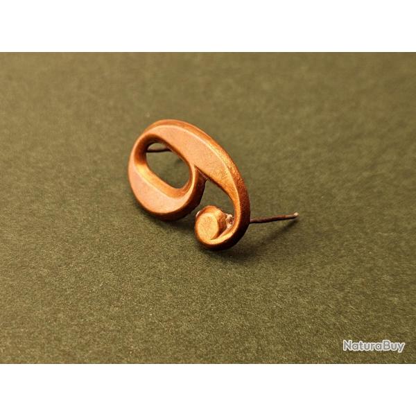 Num�ro neuf pour Suisse SHAKO mod�le 1888 de couleur dor�e