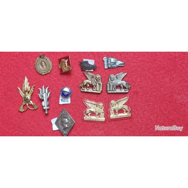 Militaria 39/45 Mussolini GIL PNF Insignes