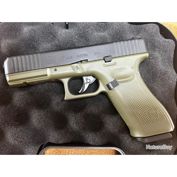 Glock 17 OLIVE BATTLEFIELD GREEN. Gen5. Cal 4,5 billes.3J. �tat quasi neuf.livr� en mallette Glock.