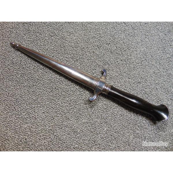 PETITE DAGUE A FOURREAU METALLIQUE