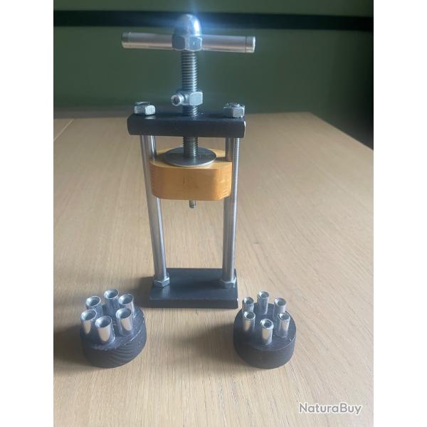 Presse pour chargement barillet poudre noir 36 et 45
