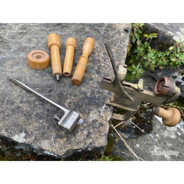 Lot: Sertisseur, doseur et outils rechargement cal.16.