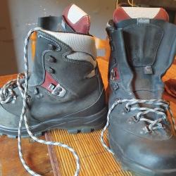 Chaussures s&eacute;curit&eacute; Stuco montantes taille 43 Comme Neuves