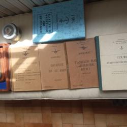 Lot documents et objets principalement a&eacute;ronavale fran&ccedil;aise.