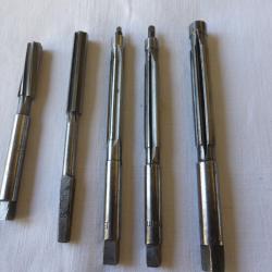 Lot de 5 al&eacute;soirs d'armuriers