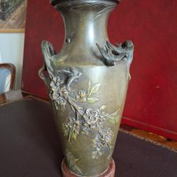 Vase art nouveau en r&eacute;gule &agrave; triple patine sign&eacute; Louis et Fran&ccedil;ois Moreau