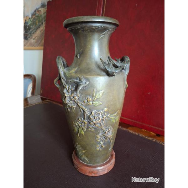 Vase art nouveau en r�gule � triple patine sign� Louis et Fran�ois Moreau