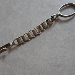 Chainette, b&eacute;li&egrave;re de sabre. A identifier