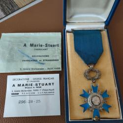 M&eacute;daille de l'ordre national du m&eacute;rite mod&egrave;le super luxe argent et diamant fabricant A MARIE-STUART