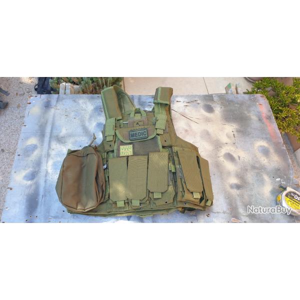 Lot gilet tactique couleur olive, �quip� int�gralement avec poches MOLLE