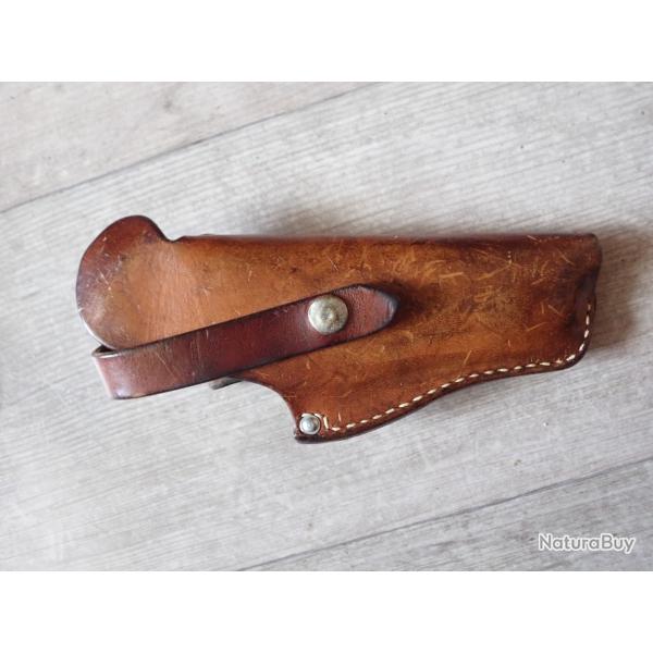 Holster en cuir pour pistolet. Mod�le pour droitier