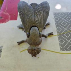 CENDRIER ANCIEN MOUCHE DE 17CM EN M&Eacute;TAL
