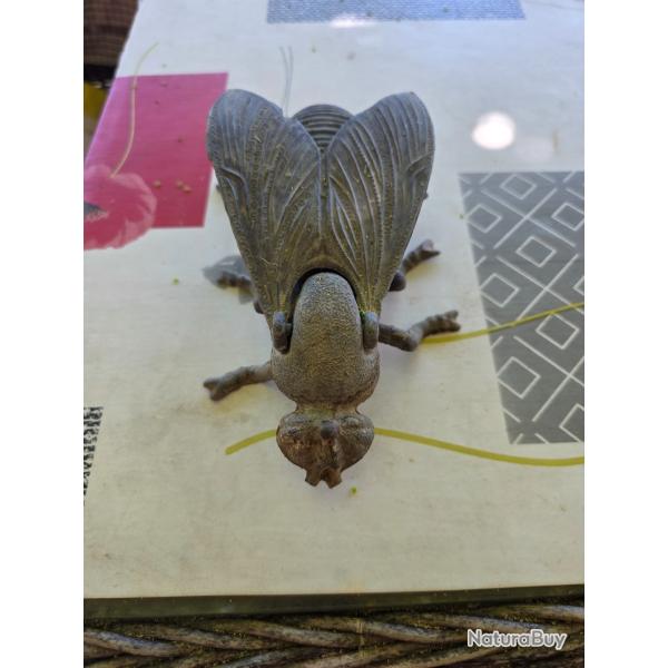 CENDRIER ANCIEN MOUCHE DE 17CM EN M�TAL