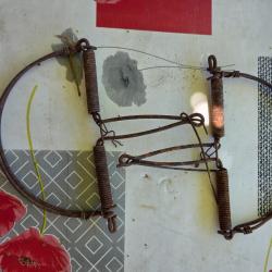 PAIRE DE PI&Egrave;GES ANCIENS - DIAM 20CM