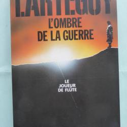 Lot 3 - 2 livres broch&eacute;s grand format : Jean Lart&eacute;guy - Paul Bonnecarr&egrave;re - 2&egrave;me guerre mondiale