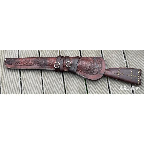 Magnifique scabbard pour carabine en cuir repouss� parfait pour winchester ou autre . Western