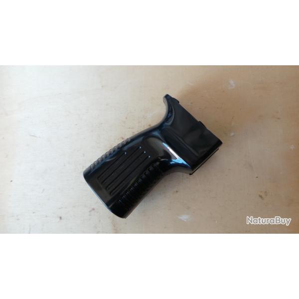 PLAQUETTES NOIRES EN BAKELITE POUR PM SCORPION