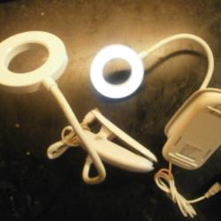 2 lampes led Usb clip neuves
