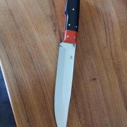 Couteau  ( MG ) G&eacute;rard Masse , lame 17 ,5 CMS manche bicolore en micarta .