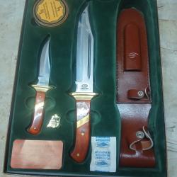 Lot de 4 couteaux de chasse Pradel ,rapala etc...en coffret et avec fourreau