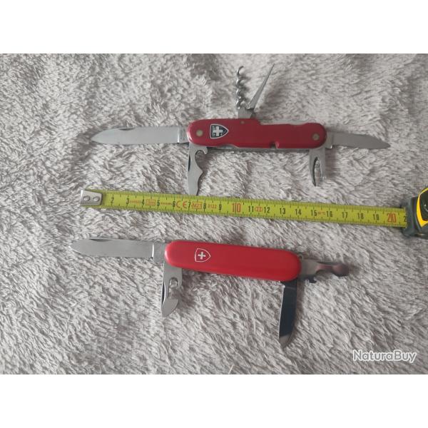 lot de deux couteaux suisse