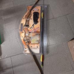 Arc recurve pour Droitier marque Man Kung.