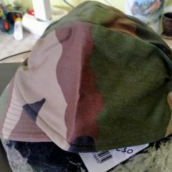 UNE casquette camo  taille 61