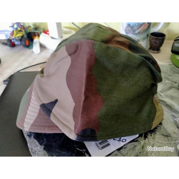 UNE casquette camo  taille 61