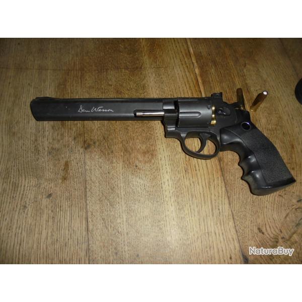 revolvers dan wesson 8pouce 6coups co2 +speedloader nylon et quelque douilles 13uniter