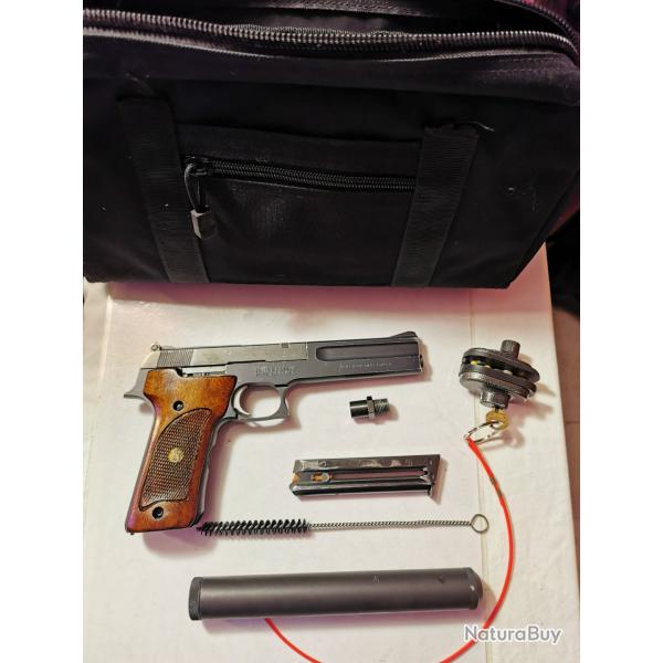 VENDS, SMITH & WESSON 422 en tr�s bon �tat, enti�rement r�vis� !  PLUS ACCESSOIRES!