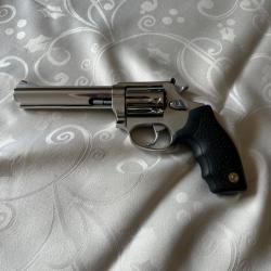 Vend revolver de marque TAURUS mod&egrave;le 094 calibre 22 LR cause arr&ecirc;t du tir sportif