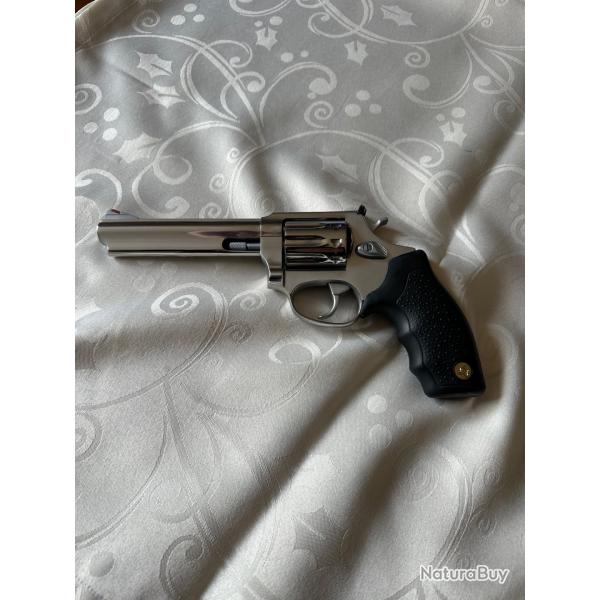 Vend revolver de marque TAURUS mod�le 094 calibre 22 LR cause arr�t du tir sportif