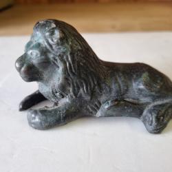 lion couch&eacute; en bronze 18&eacute;m