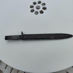 Ba&iuml;onnette allemande ersatz avec fourreau t&ocirc;le marqu&eacute; FAG