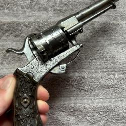 Revolver &agrave; broche 7mm - Grav&eacute; luxe
