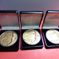 Lot 4 de 3 Plaques m&eacute;daille de table ( P&ecirc;che ) -Diam&egrave;tre 70 mm avec &eacute;crin
