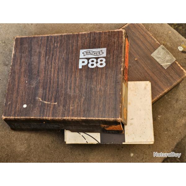 Bo�te d'origine du rare pistolet Walther P88 avec sa cible d'essai