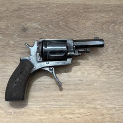 Joli petit revolver Bulldog