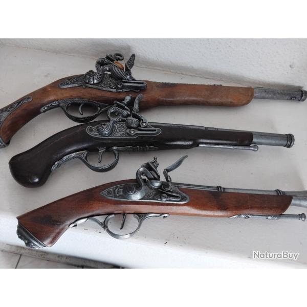 Reproduction d�corative de pistolet � silex ancien mod�les XVIII�me