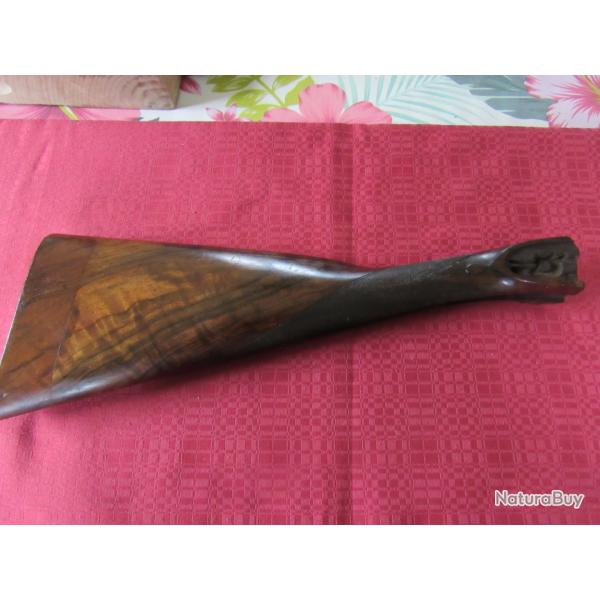 tres belle crosse de fusil juxtapos� a platine