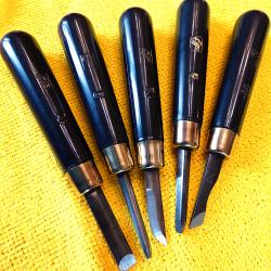 SUPERBES GOUGES DE SCULPTEUR SUR BOIS EN EXCELLENT ETAT POUR COLLECTION OBJETS DIVERS OU FONCTION