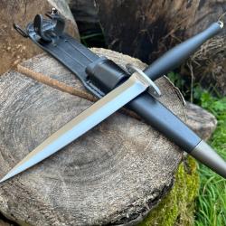 Dague Black Stinger D2 - Lame 16,2 cm - G10 - &Eacute;tui cuir tactique
