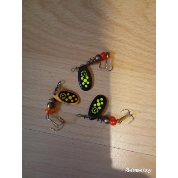 Lot 15 cuillers p�che de la truite ou de la perche
