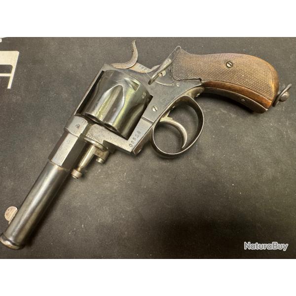 revolver calibre  10/4? ou 455? d�militaris� ancienne norme broch�.