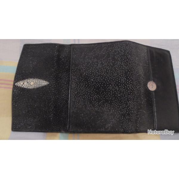 porte feuilles peau de raie