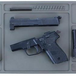 TAPIS DE D&Eacute;MONTAGE POUR ARMES DE POING - 10 COMPARTIMENTS - LIVRAISON GRATUITE