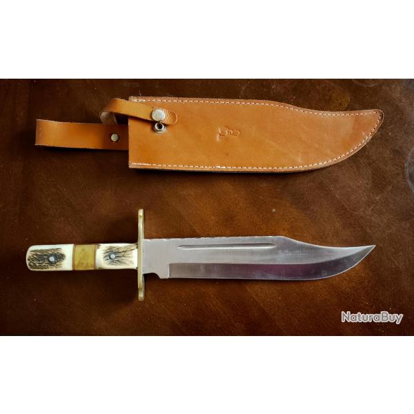 Couteau Bowie lame 25 cm inox, manche en bois de cerf et etui.